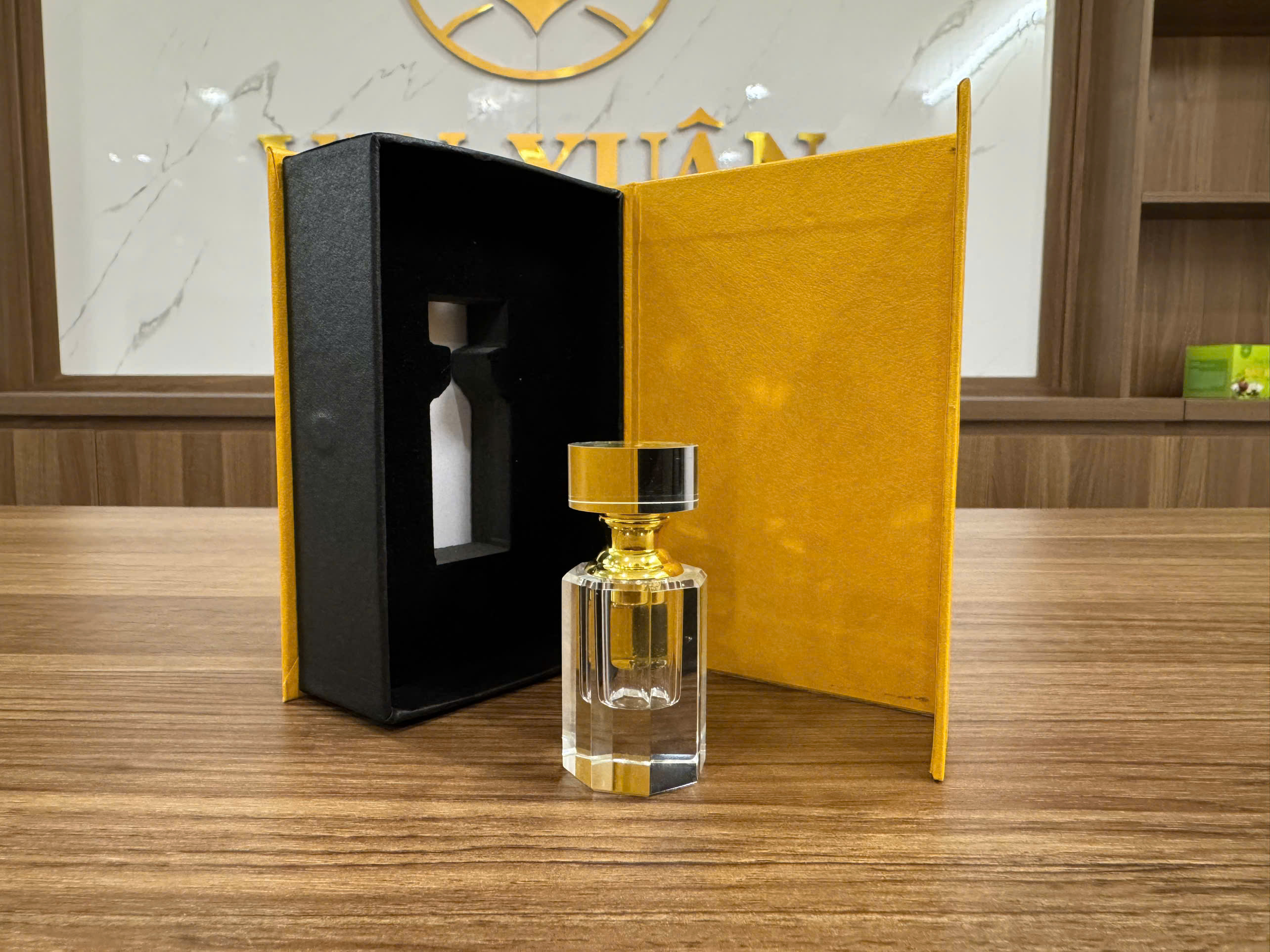 Tinh Dầu Đàn Hương